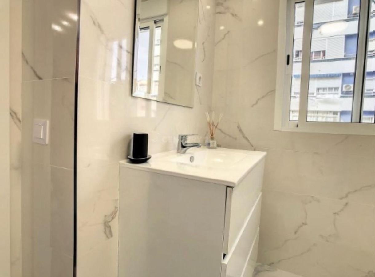 Urban&Vacay! Suite - Torremolinos City Centre Luaran gambar